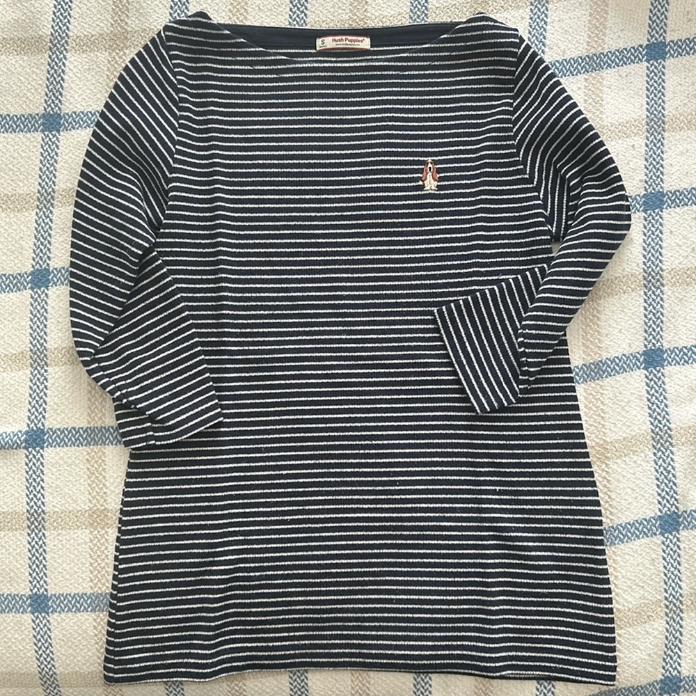Hush Puppies quarter sleeve with dog embroidery